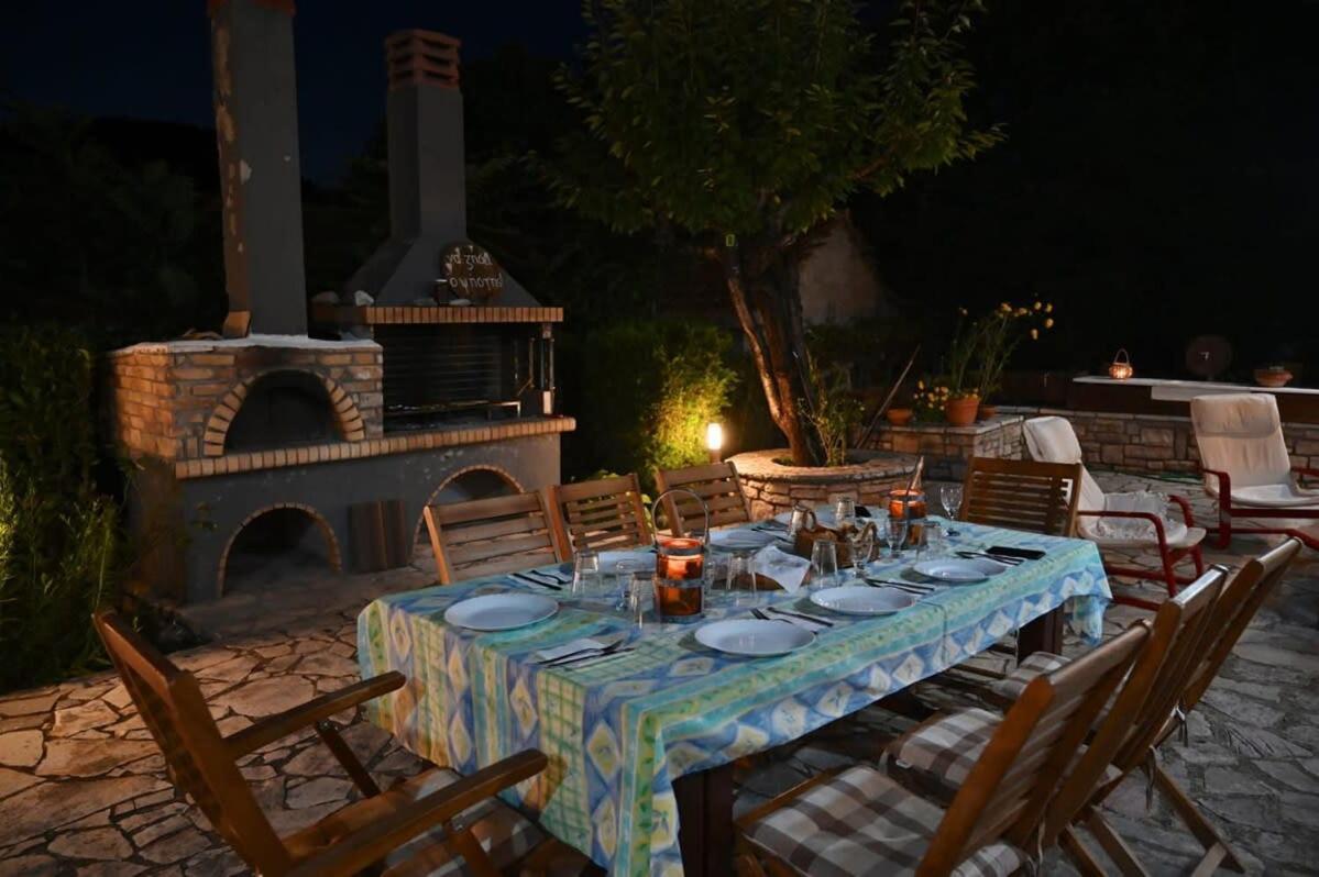 Kalavrita Winter Retreat - Homely Spacious Chalet Άνω Βλασία Экстерьер фото