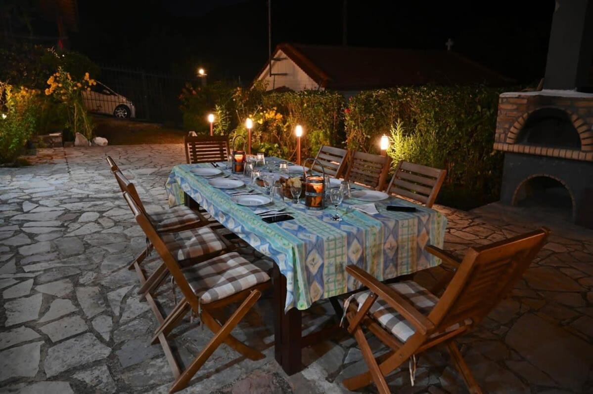 Kalavrita Winter Retreat - Homely Spacious Chalet Άνω Βλασία Экстерьер фото
