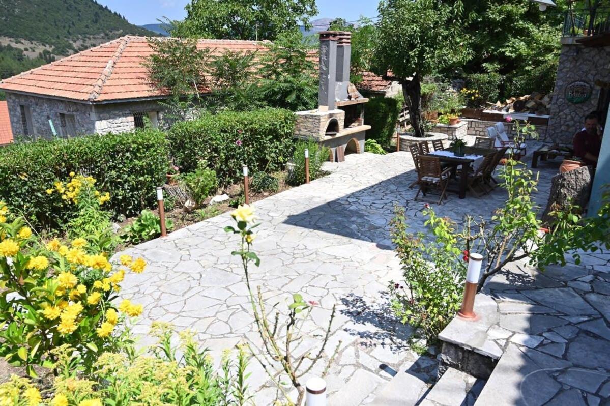 Kalavrita Winter Retreat - Homely Spacious Chalet Άνω Βλασία Экстерьер фото